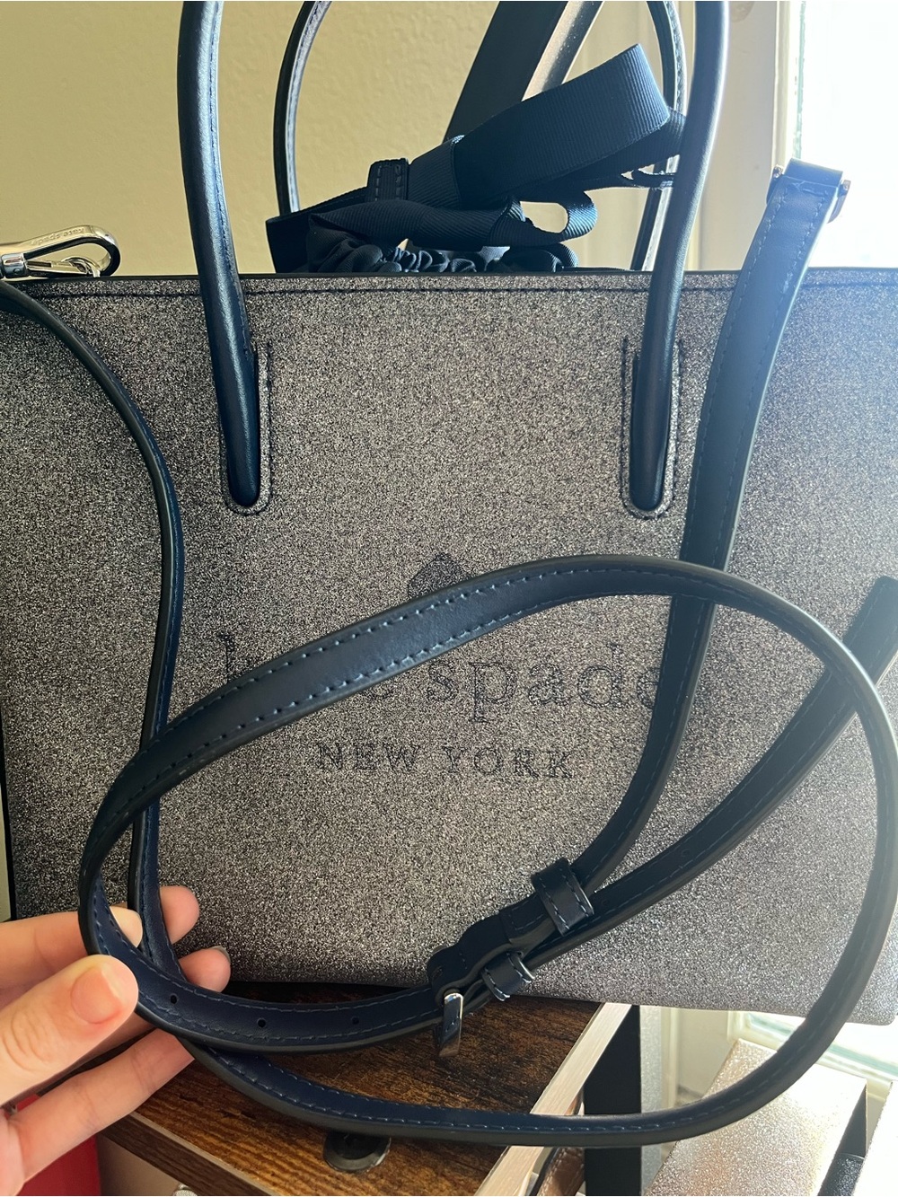NWOT Kate Spade- $340 Retail🤩RETIRED GLITTER Gray Tote with Detachable Strap - Picture 2 of 4